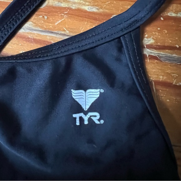 TYR One Piece Size 32 - Picture 4 of 4